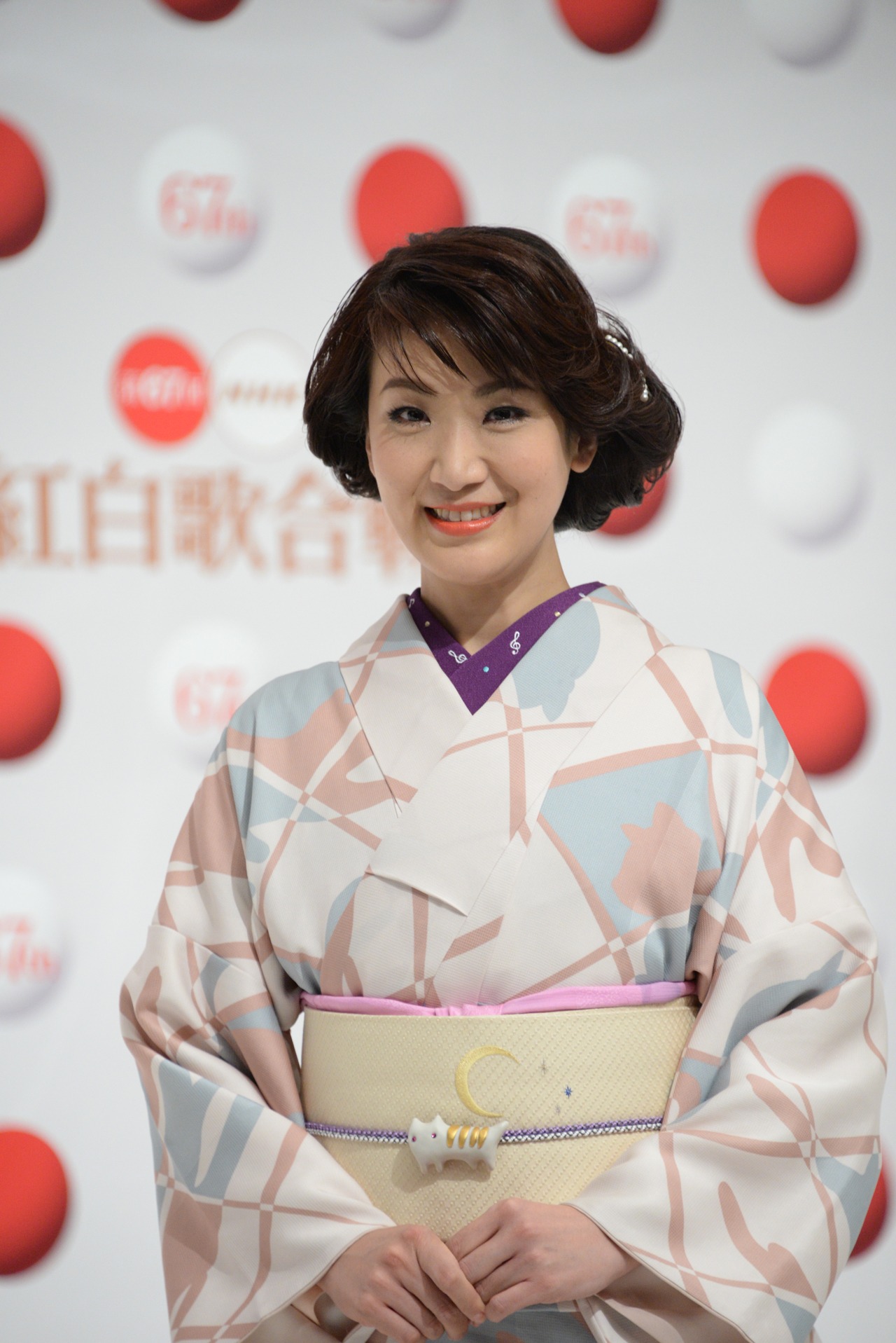 市川由紀乃