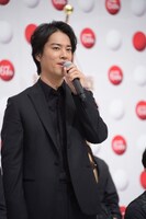 人気画像4位は「紅白会見で初出場組が意気込み、キンキ剛は欅坂46に紛れ謝罪」より、桐谷健太。