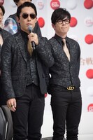 RADIO FISHの“御神体”オリエンタルラジオ中田（左）と“SHAMAN”のオリエンタルラジオ藤森（右）。