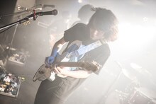 飯村悠介（G / polly）（Photo by Daisuke Miyashita）