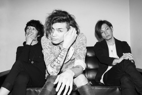 「どこの誰にも負ける気がしません」wrong city、初カバー曲収録の3rdミニアルバム