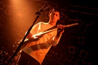 小林壱誓（G / 緑黄色社会）（撮影：安藤みゆ）