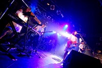 緑黄色社会のライブの様子。（撮影：安藤みゆ）