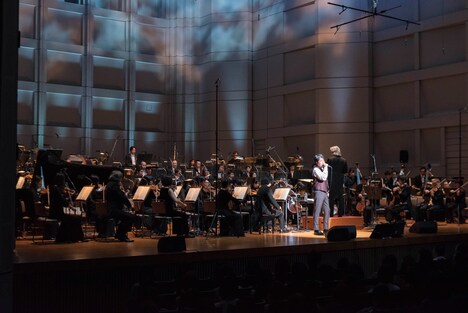 佐藤竹善「CORNERSTONES Symphonic Concert」の様子。（Photo by Ryota Mori）