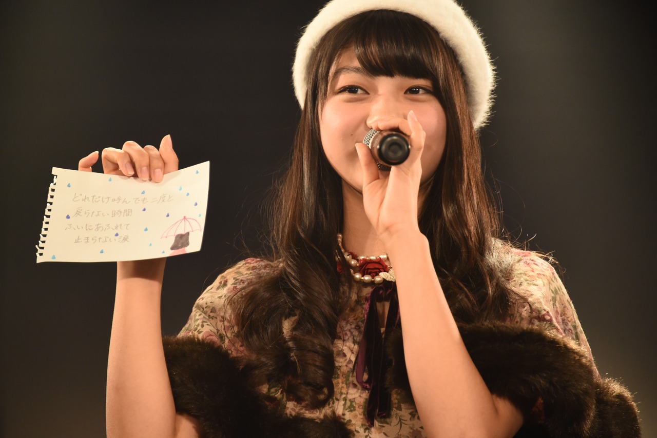 「レイニィガール」の歌詞について語る阿部かれん。