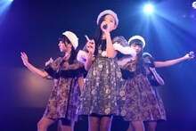 「ハコイリ▽ムスメ水曜定期公演～少女たちの物語・失恋編～」の様子。