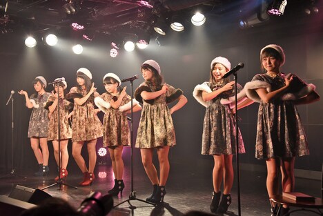 「ハコイリ▽ムスメ水曜定期公演～少女たちの物語・失恋編～」の様子。