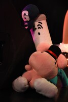 「ナカGフェス」公式キャラクターのサイボーのぬいぐるみ。