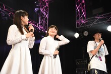 左から原田珠々華（アイドルネッサンス）、新井乃亜（アイドルネッサンス）、ナカG。