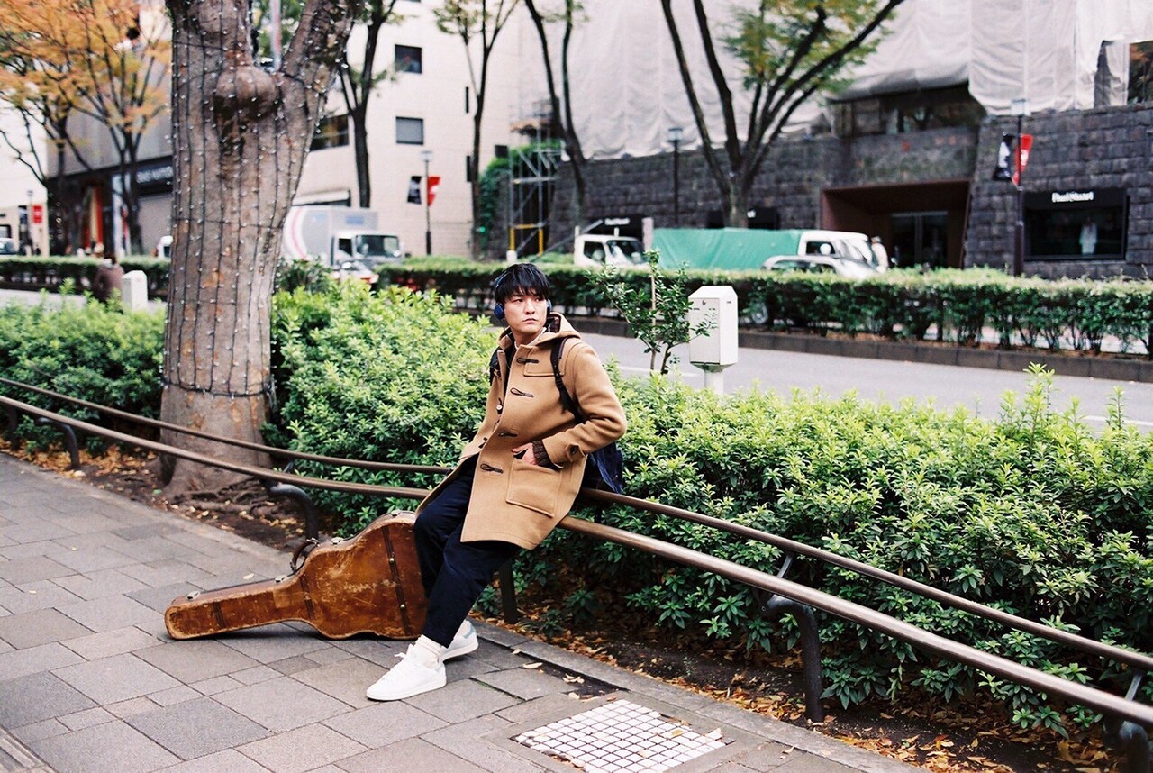 森山直太朗がギター片手に彷徨う、11年前発表のウインターバラード「12月」MV