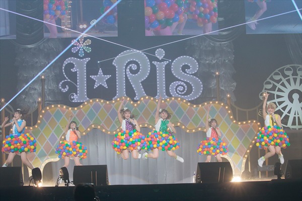 i☆Ris（撮影：柴田恵理、上山陽介）