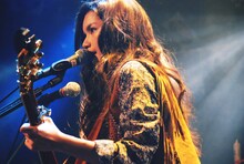 「Anly デビュー１周年記念ライブ＠渋谷eggman」の様子。（写真提供：ソニー・ミュージックレコーズ）