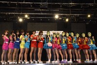 恵比寿★マスカッツと仮面女子による調印式の様子。