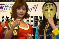 明日花キララ（左）と桜のどか（右）。