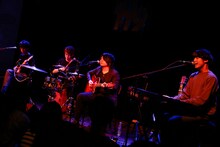 11月23日に行われたSHE'Sのアコースティックライブの様子。（撮影：西槇太一）