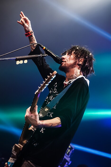 JESSE（Vo, G）（撮影：竹内光司[a designer inc.]）