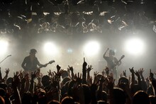 BURNOUT SYNDROMES「ヒカリアレ～未来への祈りを合図に火蓋を切る～」東京・渋谷CLUB QUATTRO公演の様子。（撮影：山本佳代子）