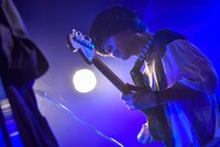 タナカ・ターナ（G, Cho）（撮影：ハブ）