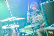 岸波藍(Dr, Cho)(撮影:ハブ)