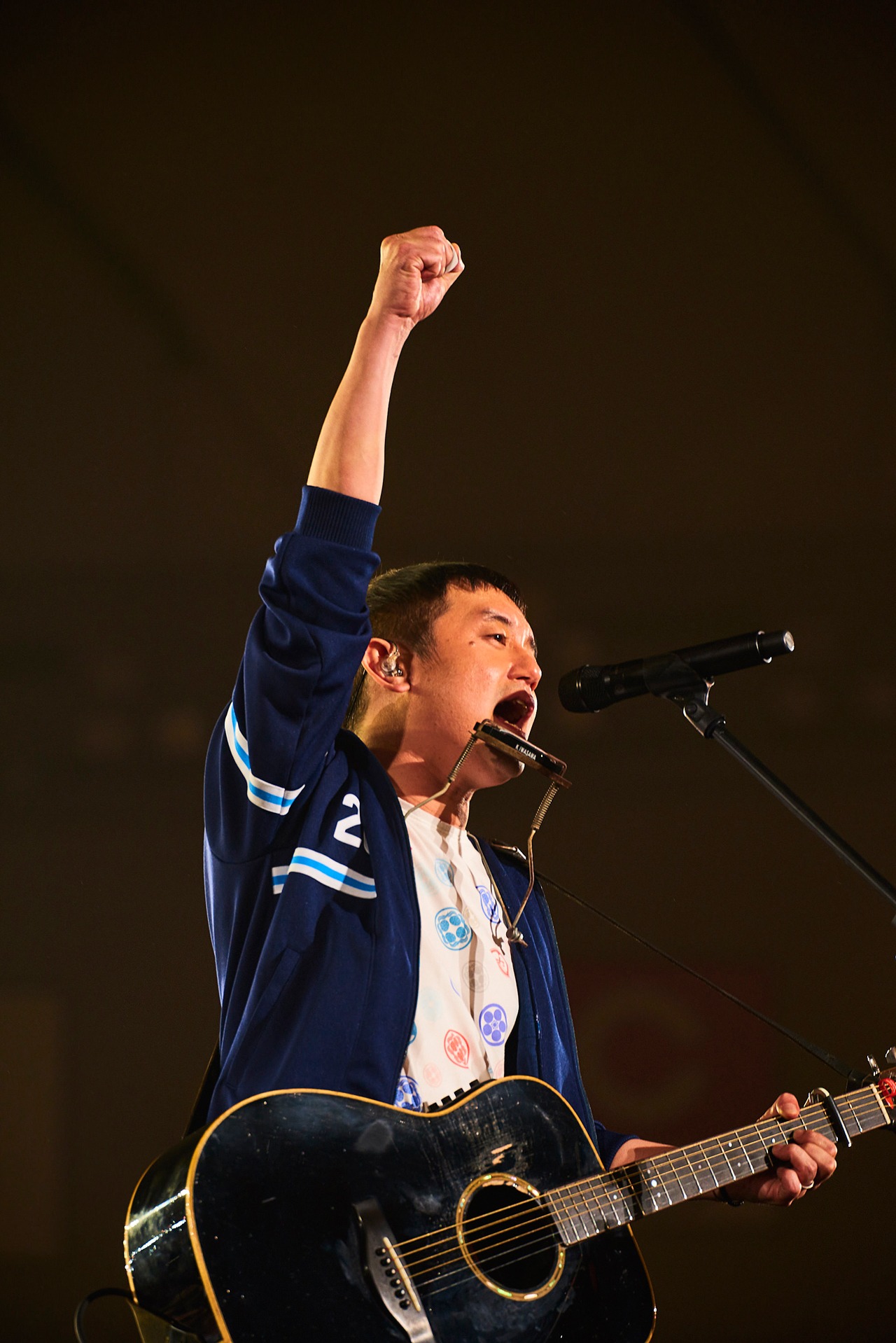 岩沢厚治