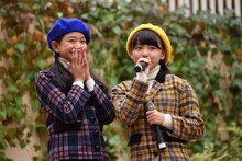 左から吉田万葉、井上姫月。