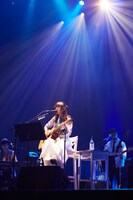 藤原さくら「ワンマンツアー2016『good morning』～second verse～」東京・EX THEATER ROPPONGI公演の様子。（Photo by Shinichi Kawashima, Yusuke Takamura）