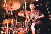 川元直樹(Dr, Cho)(Photo by Tetsuya Yamakawa)