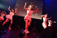 「DEAREST DREAM -Start 2 Shake it up-」の様子。