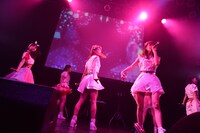 「DEAREST DREAM -Start 2 Shake it up-」の様子。