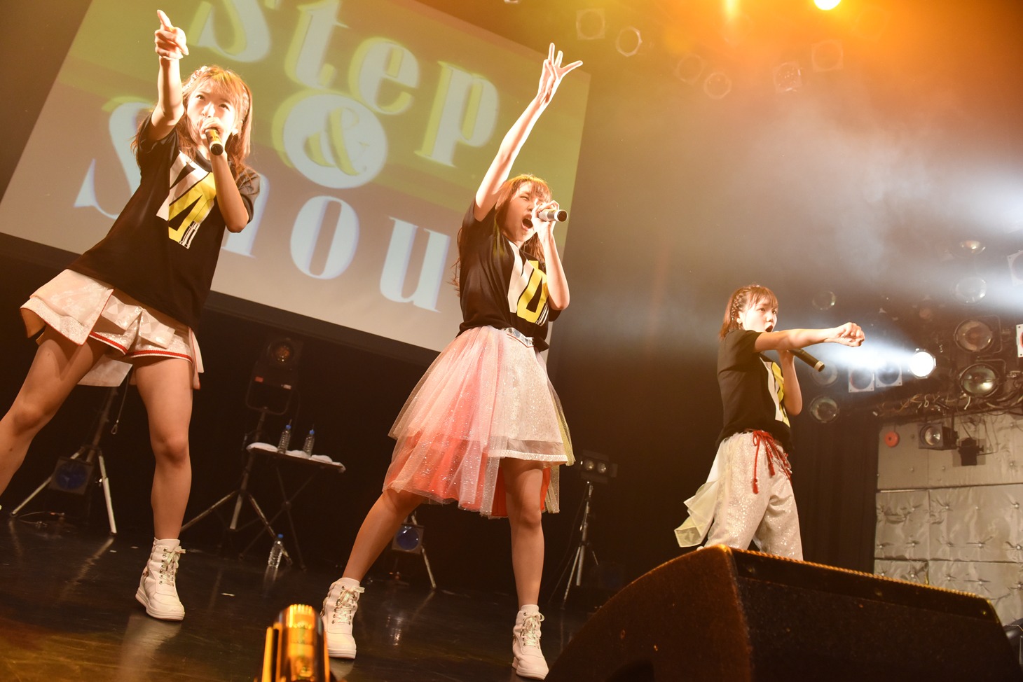 「DEAREST DREAM -Start 2 Shake it up-」の様子。