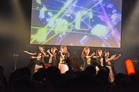 「DEAREST DREAM -Start 2 Shake it up-」の様子。