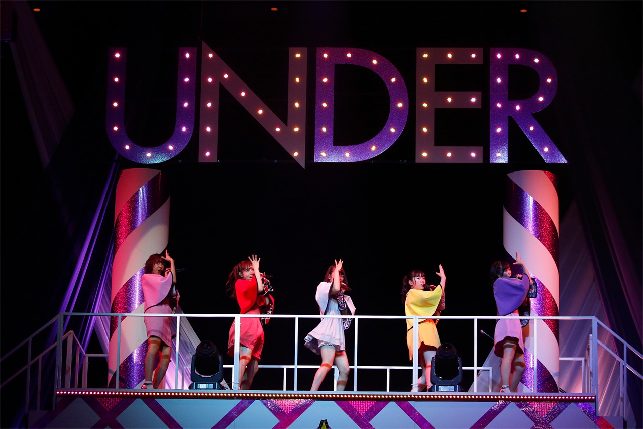 乃木坂46 (c)乃木坂46LLC