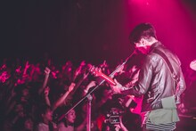 NOISEMAKERのライブの様子。（Photo by Shumpei Kato）