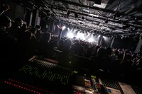 ロッカジャポニカ「ロッカジャポニカ 3rd TOUR ～Road to 1000～」LIQUIDROOM公演の様子。（撮影：笹森健一）