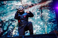 「KNOTFEST JAPAN 2016」より、Slipknotのパフォーマンスの様子。 (c)KNOTFEST