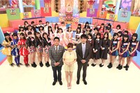 「指原議長とアイドル国会」の出演者たち。 (c)フジテレビ