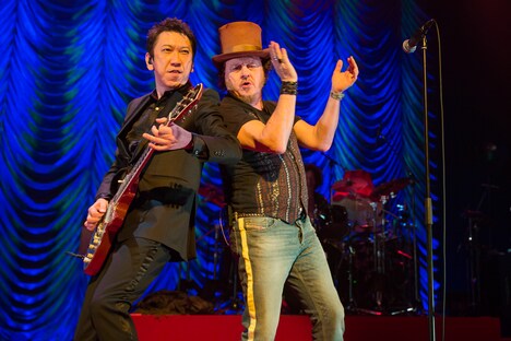 左から布袋寅泰、ズッケロ。（撮影：山本倫子）