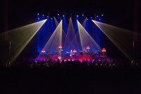 「布袋寅泰 35th ANNIVERSARY『8 BEATのシルエット』【BEAT 7】Maximum Emotion Tour ～The Best for the Future～」NHKホール公演の様子。（撮影：山本倫子）