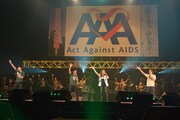 「Act Against AIDS 2016『THE VARIETY 24』～魂の俳優大熱唱！助けてミュージシャン！～」の様子。（撮影：荒川潤）
