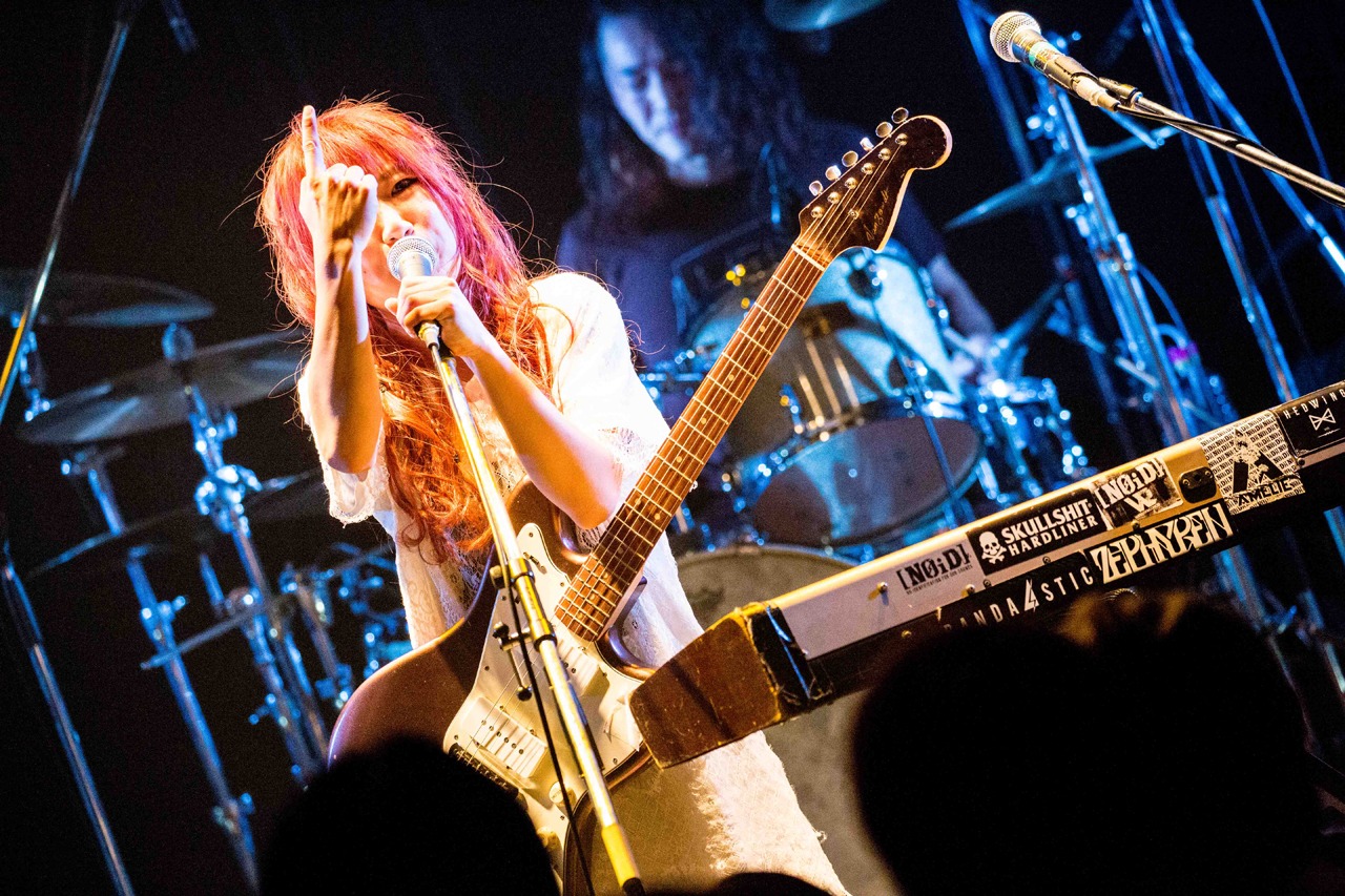 Amelie「Amelie『君が為に鐘は鳴る / さよならバイバイ』Release Tour 2016」東京・TSUTAYA O-WEST公演の様子。（Photo by Junpei Hiyoshi）
