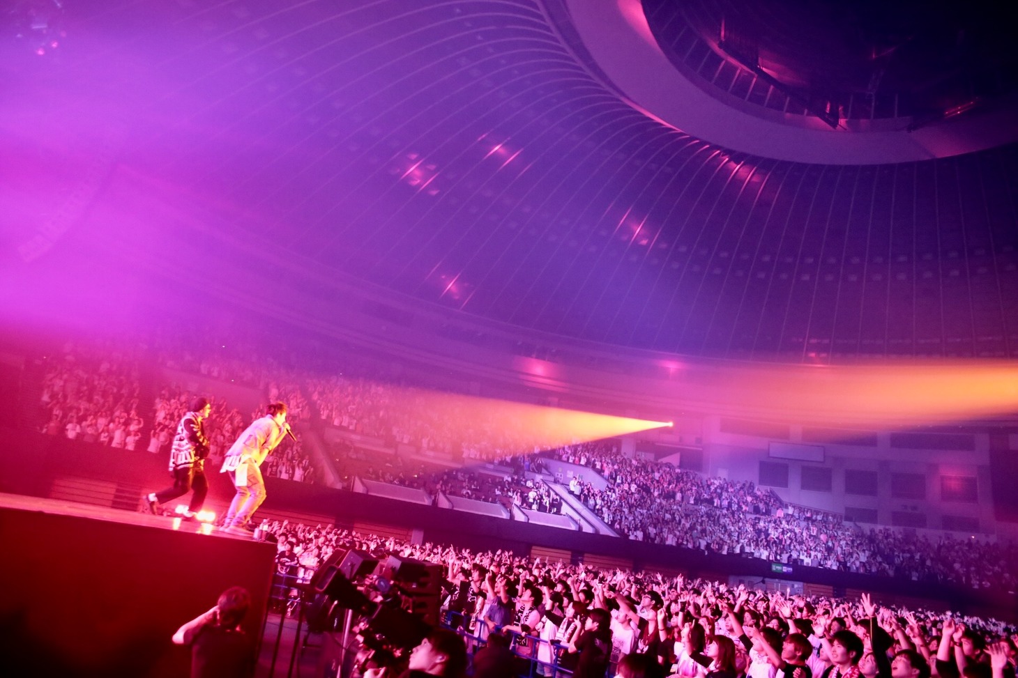 UVERworldの日本ガイシホール公演の様子。