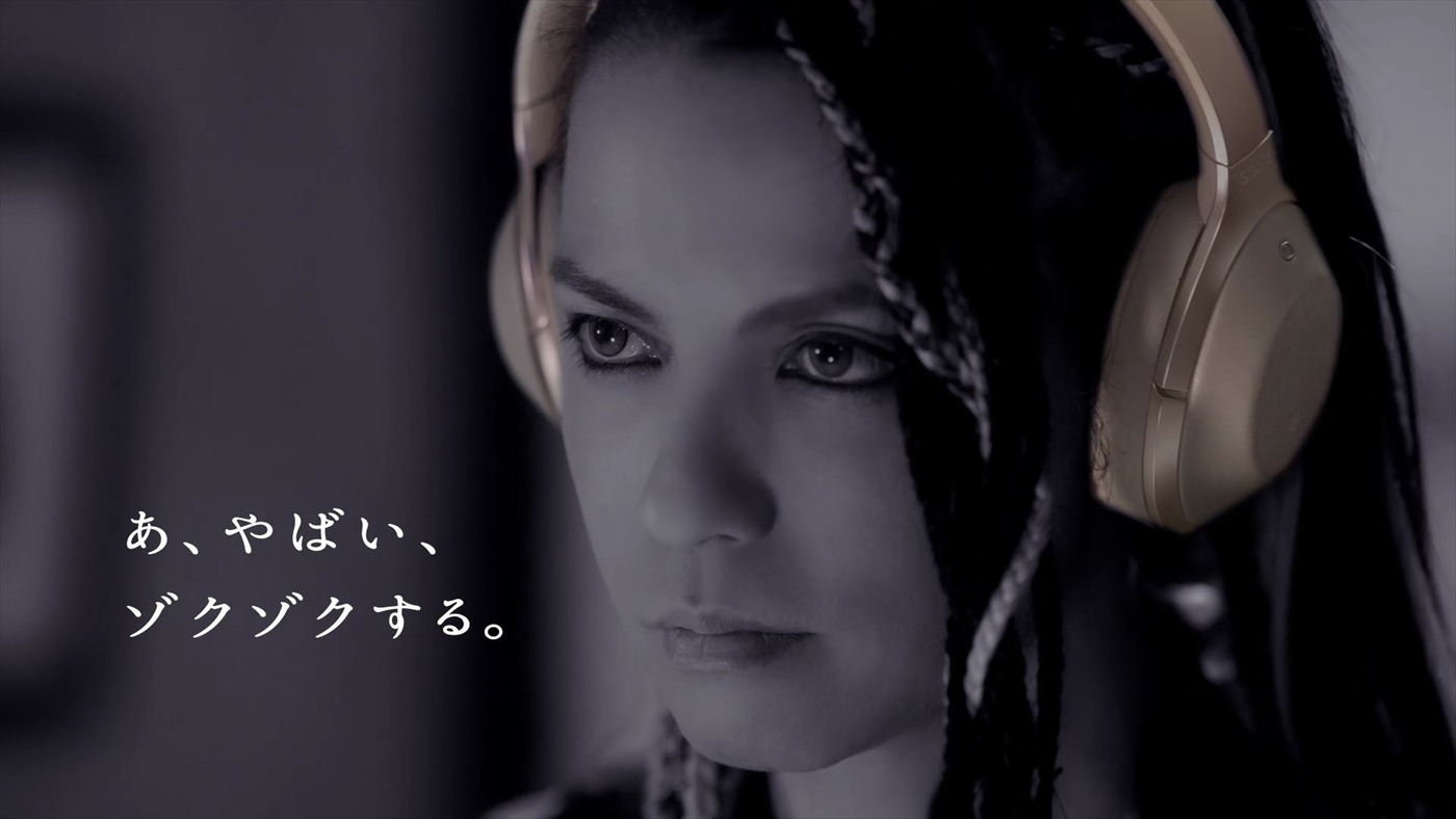 「MDR-1000X」×「Xperia」L'Arc-en-Ciel編のワンシーン。