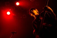 あっきー（B, Cho）（Photo by Junpei Hiyoshi）