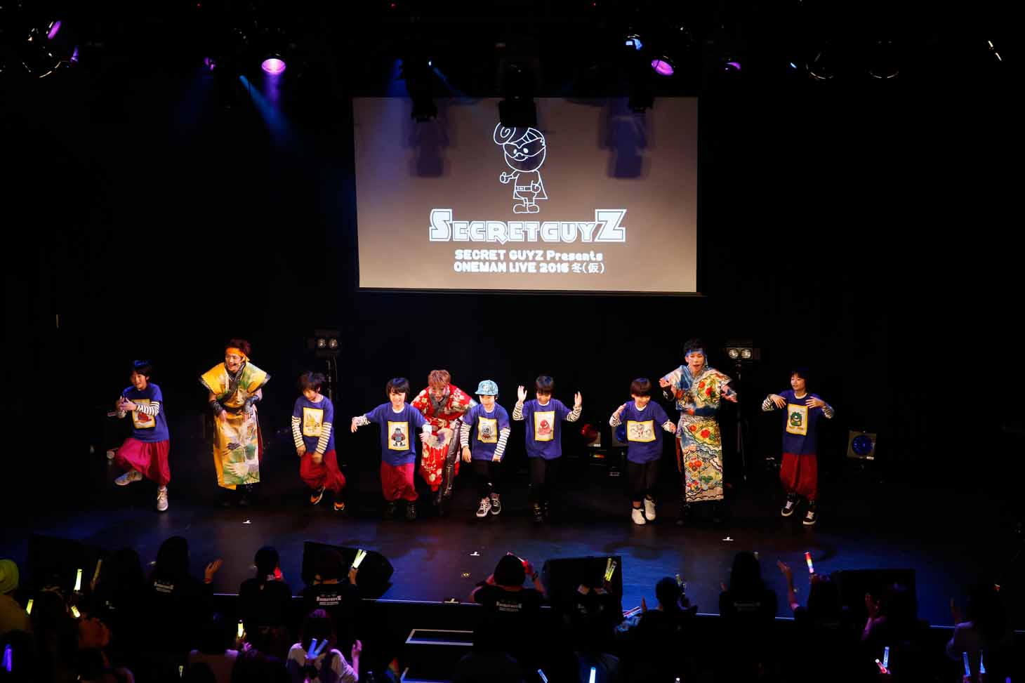 SECRET GUYZとスタメンKiDS。（撮影：M.キセキ / コザイ リサ）