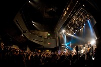 Amelie「Amelie『君が為に鐘は鳴る / さよならバイバイ』Release Tour 2016」東京・TSUTAYA O-WEST公演の様子。（Photo by Junpei Hiyoshi）