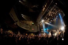Amelie「Amelie『君が為に鐘は鳴る / さよならバイバイ』Release Tour 2016」東京・TSUTAYA O-WEST公演の様子。（Photo by Junpei Hiyoshi）