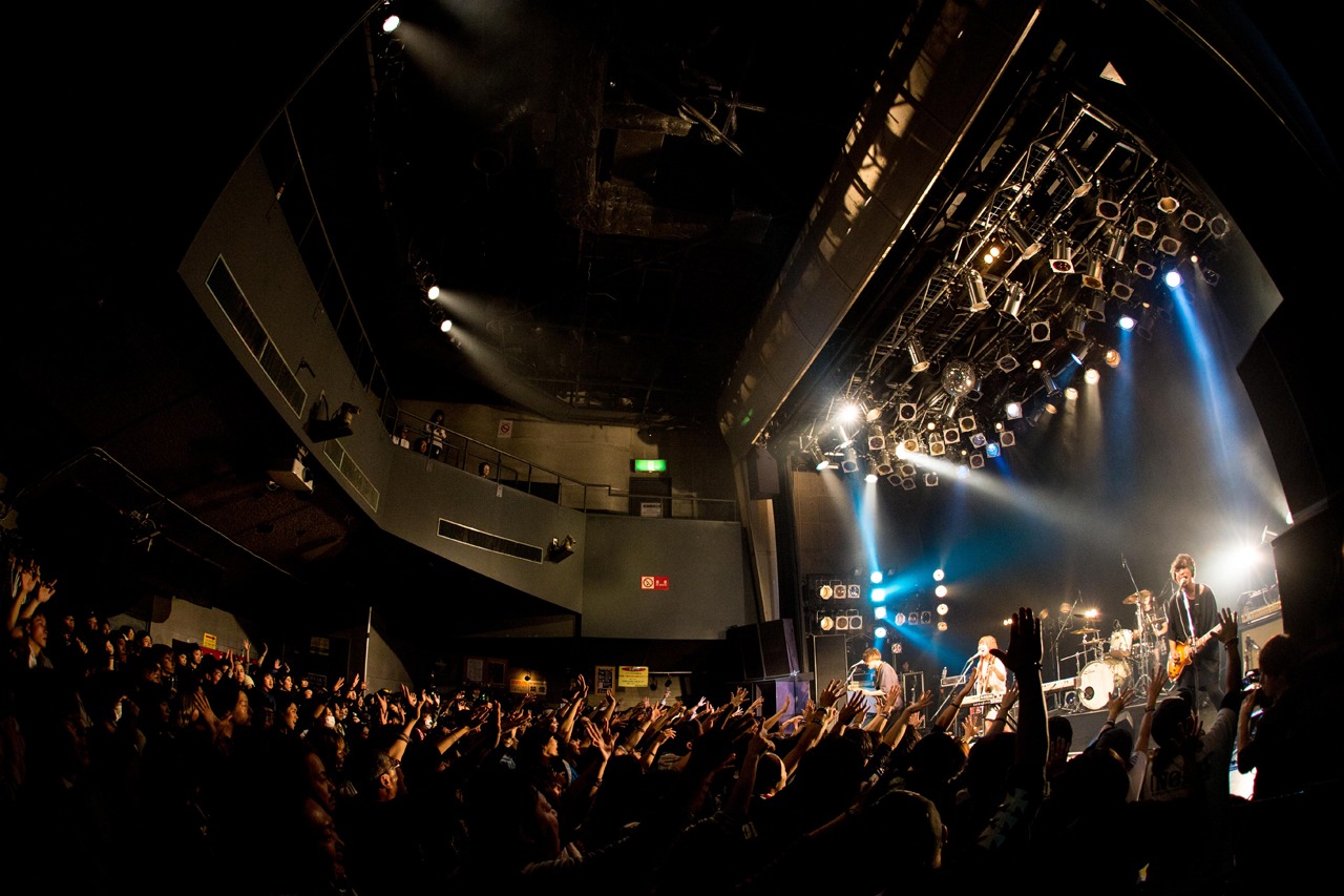 Amelie「Amelie『君が為に鐘は鳴る / さよならバイバイ』Release Tour 2016」東京・TSUTAYA O-WEST公演の様子。（Photo by Junpei Hiyoshi）