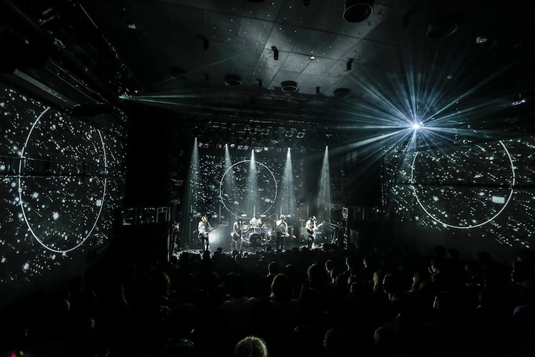 Hello Sleepwalkers 実験的ワンマン で新作リリースを発表 音楽ナタリー Hello Sleepwalkers 実験的ワンマン で新作リリースを発表 音楽ナタリー