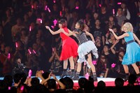 LiSA「LiVE is Smile Always～NEVER ENDiNG GLORY～ the Moon」の様子。（Photo by hajime kamiiisaka）