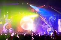 LiSA「LiVE is Smile Always～NEVER ENDiNG GLORY～ the Sun」の様子。（Photo by hajime kamiiisaka）LiSA「LiVE is Smile Always～NEVER ENDiNG GLORY～ the Sun」の様子。（Photo by hajime kamiiisaka）